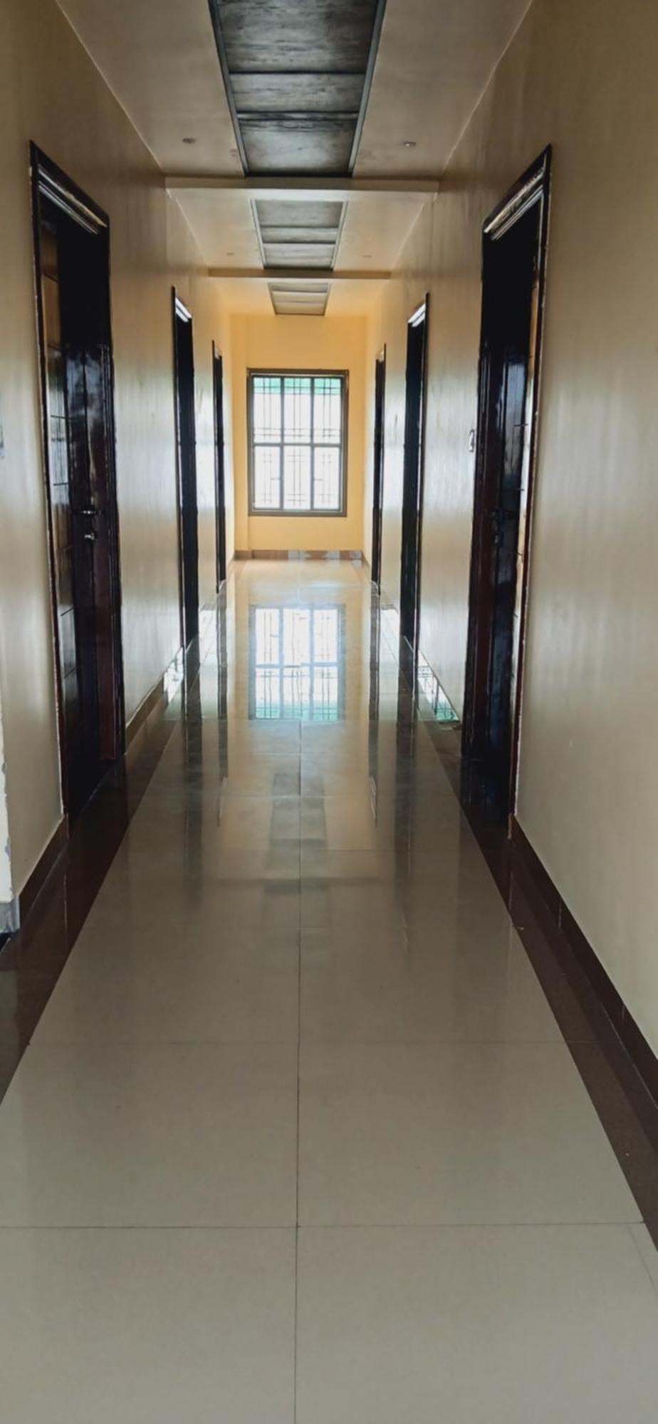 Shivam Hotel Varanasi - Near Kashi Vishwanath Temple With Parking And Lift Eksteriør bilde
