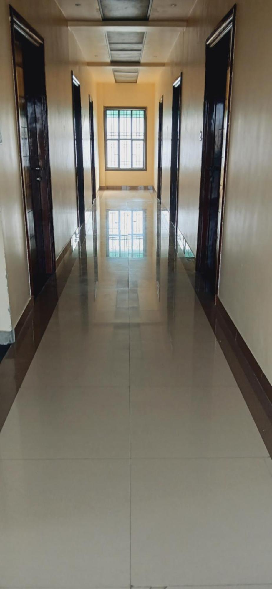Shivam Hotel Varanasi - Near Kashi Vishwanath Temple With Parking And Lift Eksteriør bilde
